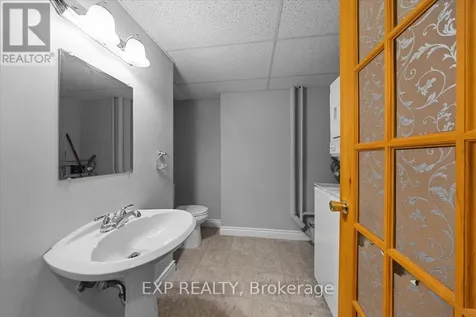 140 Castlegreen Private Ottawa ON K1T 3N2