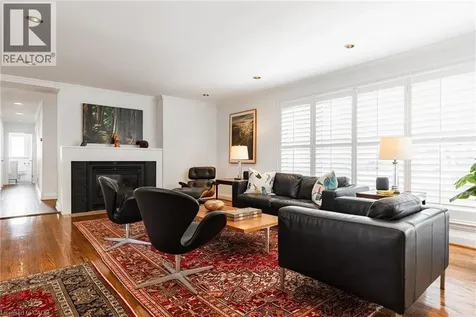 262 Oakwood Crescent Oakville ON L6K 3M8