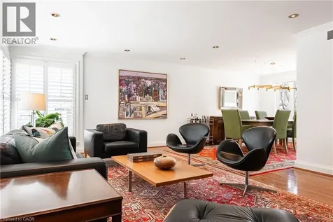 262 Oakwood Crescent Oakville ON L6K 3M8