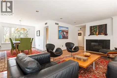262 Oakwood Crescent Oakville ON L6K 3M8