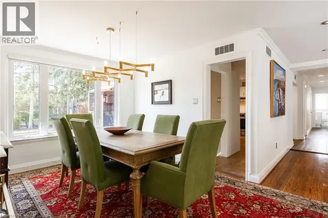 262 Oakwood Crescent Oakville ON L6K 3M8