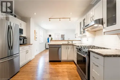 262 Oakwood Crescent Oakville ON L6K 3M8