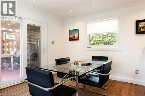 262 Oakwood Crescent Oakville ON L6K 3M8