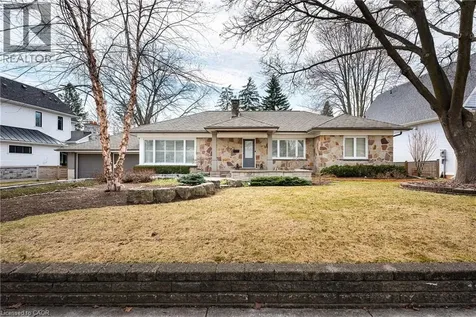 262 Oakwood Crescent Oakville ON L6K 3M8