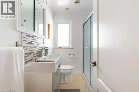 262 Oakwood Crescent Oakville ON L6K 3M8