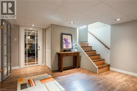 262 Oakwood Crescent Oakville ON L6K 3M8