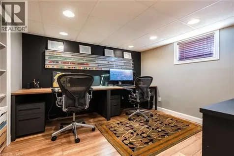 262 Oakwood Crescent Oakville ON L6K 3M8