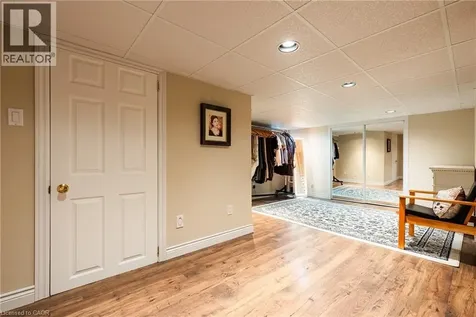 262 Oakwood Crescent Oakville ON L6K 3M8