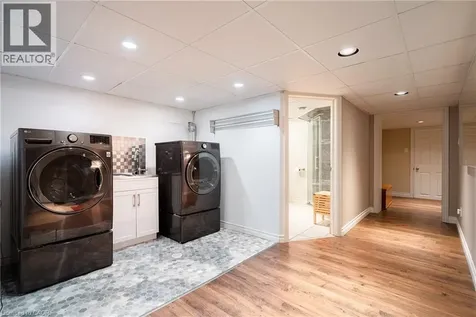 262 Oakwood Crescent Oakville ON L6K 3M8