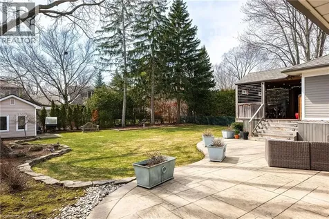 262 Oakwood Crescent Oakville ON L6K 3M8