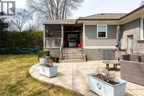 262 Oakwood Crescent Oakville ON L6K 3M8