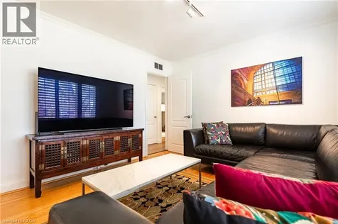 262 Oakwood Crescent Oakville ON L6K 3M8
