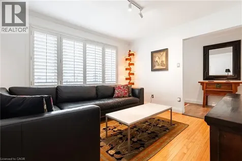 262 Oakwood Crescent Oakville ON L6K 3M8