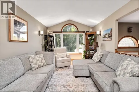 398 Thorn Ridge Crescent Amherstburg ON N9V 3X2