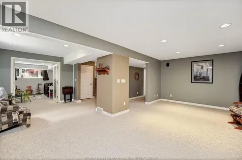 398 Thorn Ridge Crescent Amherstburg ON N9V 3X2
