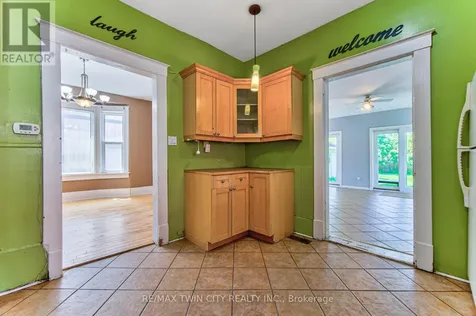 22 Herlan Avenue Kitchener ON N2G 4K3