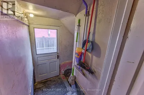 22 Herlan Avenue Kitchener ON N2G 4K3