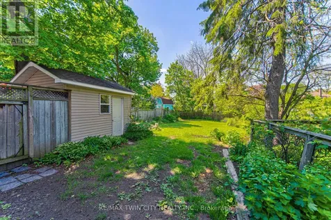 22 Herlan Avenue Kitchener ON N2G 4K3