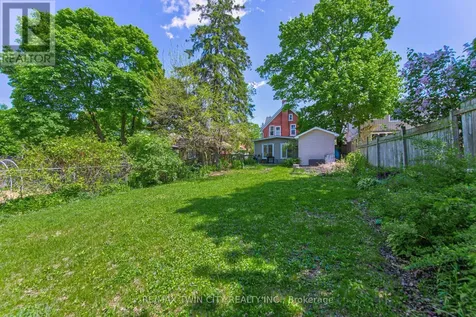 22 Herlan Avenue Kitchener ON N2G 4K3