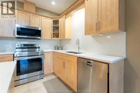 27 Mcintosh Avenue Chatham ON N7M 5J6