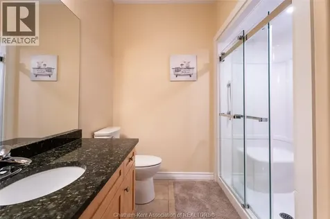 27 Mcintosh Avenue Chatham ON N7M 5J6