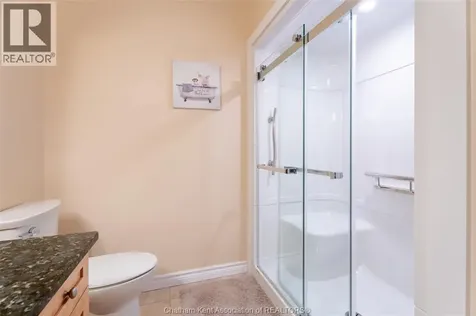 27 Mcintosh Avenue Chatham ON N7M 5J6