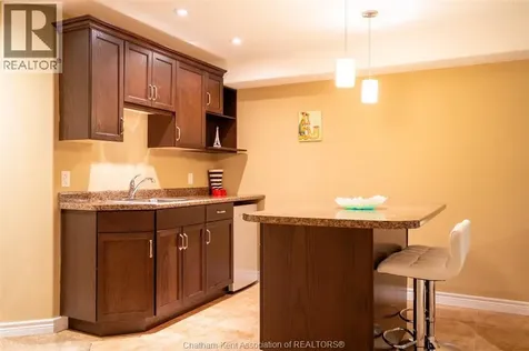 27 Mcintosh Avenue Chatham ON N7M 5J6