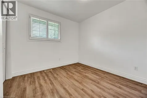 514 Fallingbrook Drive Waterloo ON N2L 4N3