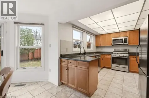 4150 Millcroft Park Drive Burlington ON L7M 3V1
