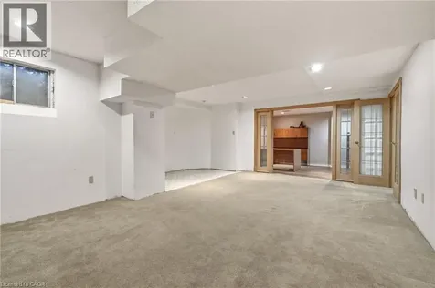 4150 Millcroft Park Drive Burlington ON L7M 3V1