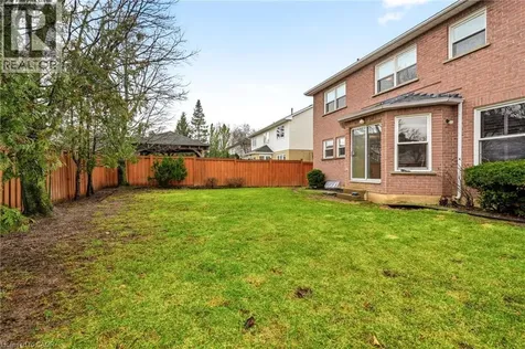 4150 Millcroft Park Drive Burlington ON L7M 3V1