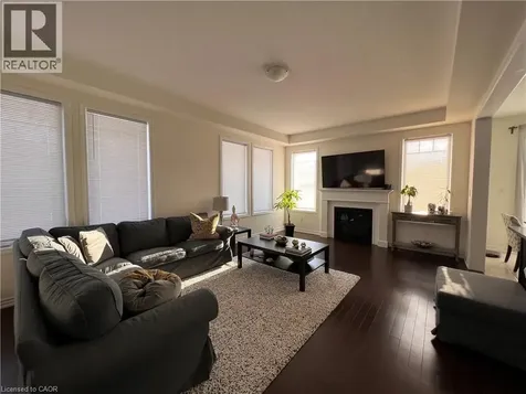 40 Wannamaker Crescent Cambridge ON N3E 0C5