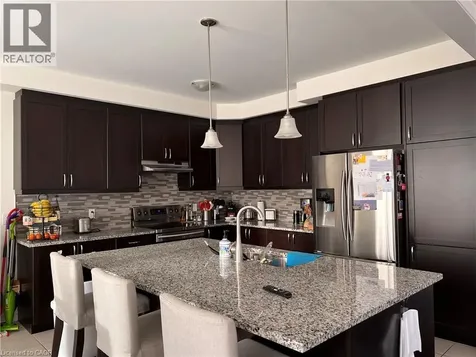 40 Wannamaker Crescent Cambridge ON N3E 0C5