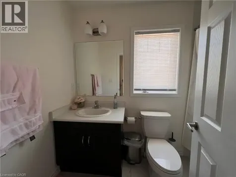 40 Wannamaker Crescent Cambridge ON N3E 0C5
