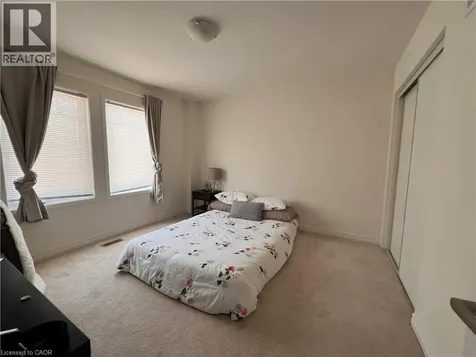 40 Wannamaker Crescent Cambridge ON N3E 0C5