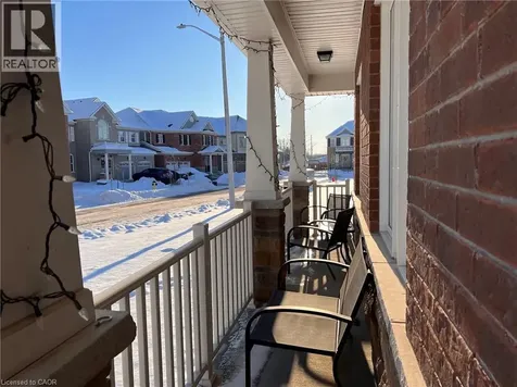 40 Wannamaker Crescent Cambridge ON N3E 0C5