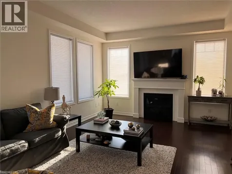 40 Wannamaker Crescent Cambridge ON N3E 0C5