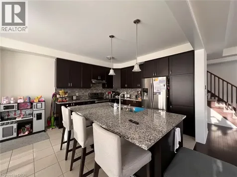40 Wannamaker Crescent Cambridge ON N3E 0C5
