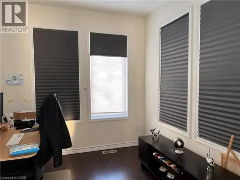 40 Wannamaker Crescent Cambridge ON N3E 0C5
