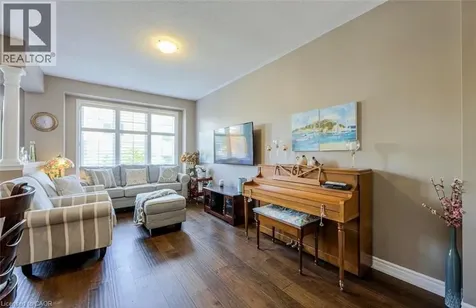 65 Cathedral Court Waterdown ON L8B 0S1
