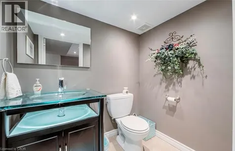 65 Cathedral Court Waterdown ON L8B 0S1