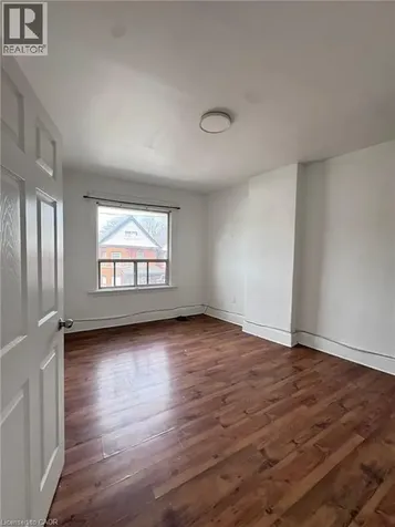 10 Fairleigh Avenue North Hamilton ON L8L 6H2