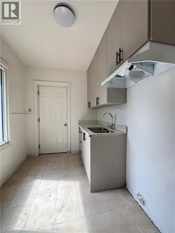 10 Fairleigh Avenue North Hamilton ON L8L 6H2