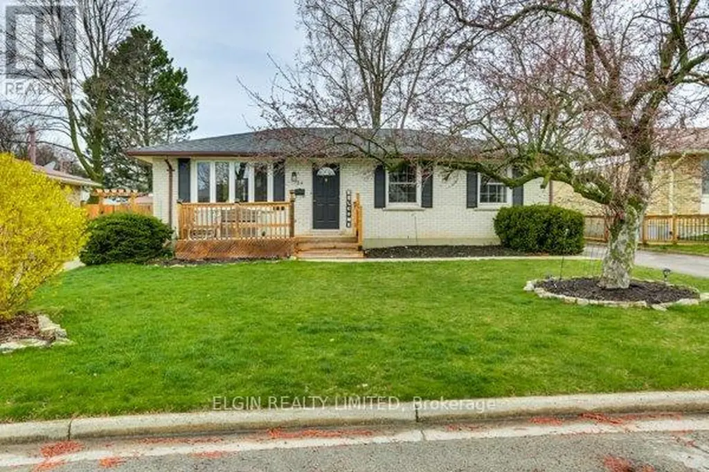 34 Sparta Street St. Thomas ON N5R 5G9