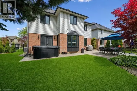 2124 Kevin Crescent Burlington ON L7M 4E3