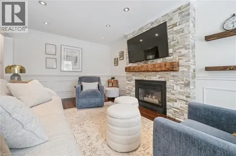 2124 Kevin Crescent Burlington ON L7M 4E3