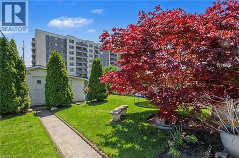 203 Moffat Drive Cambridge ON N1R 6C1