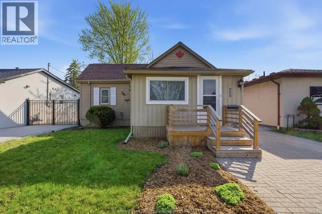 236 Frank Avenue Windsor ON N8S 3N8