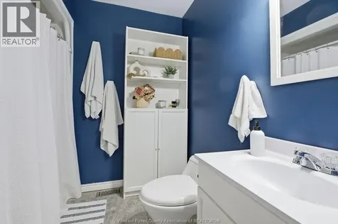 236 Frank Avenue Windsor ON N8S 3N8