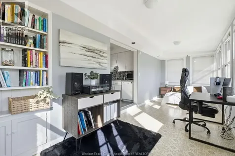 236 Frank Avenue Windsor ON N8S 3N8